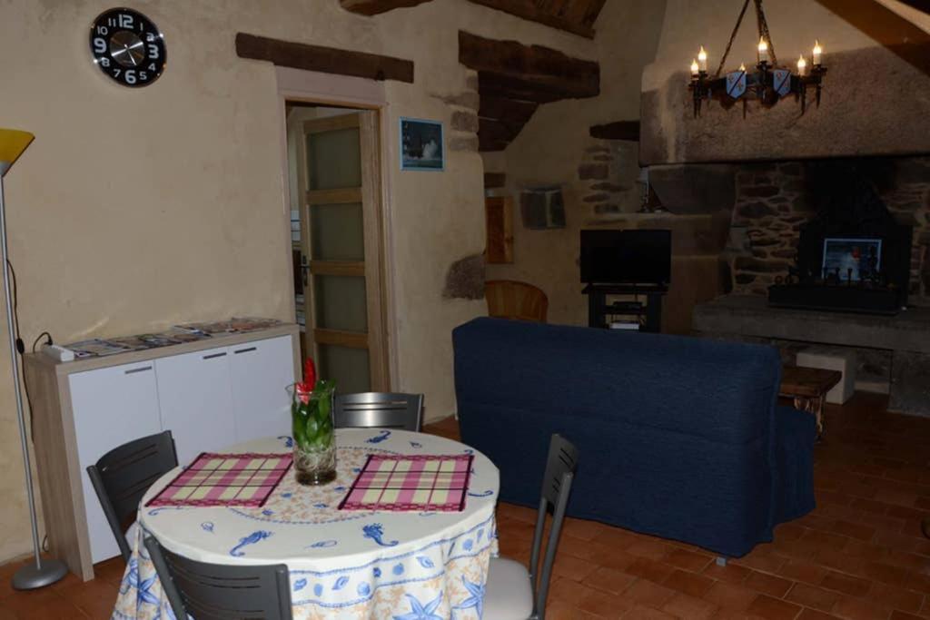 Gite 3 Personnes, Possibilite Table D'Hotes Le Soir Treduder Bagian luar foto